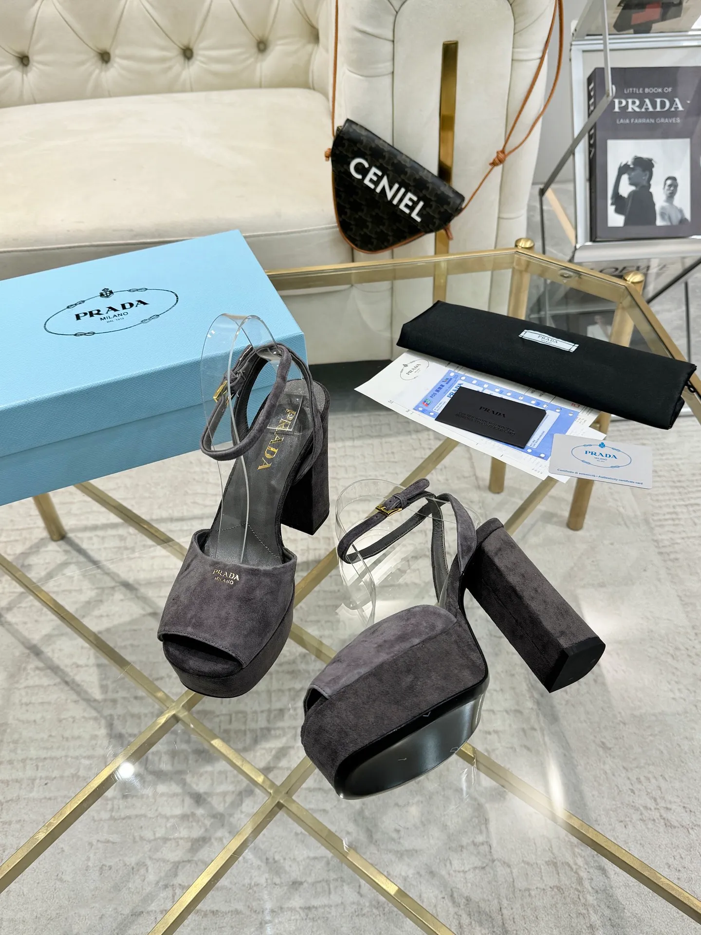 👟👟Ex-factory price 600👟👟 (imitation leather bottom-20) New arrival 👉Ready stock👈Remove the original board and make a 1:1 replica‼ ️The highest version ✅ Prada's early spring catwalk hot style 😘The latest spring style thick square toe water platform series (genuine leather outsole), (simulated leather sole) goddess must-have for super beautiful feet 👉The upper is made of imported original calfskin, soft and textured, lining + foot pads, imported sheepskin lining, breathable and comfortable, private model water platform, heel, water platform 3.5M, heel height 12M Code number 35M-39M (34 40 41 42 43 is custom-made and cannot be returned or exchanged)